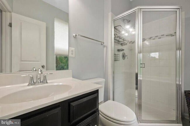 Building Photo - 518 Harborview Dr