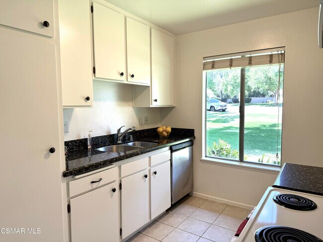 Building Photo - 1656 Orinda Ct