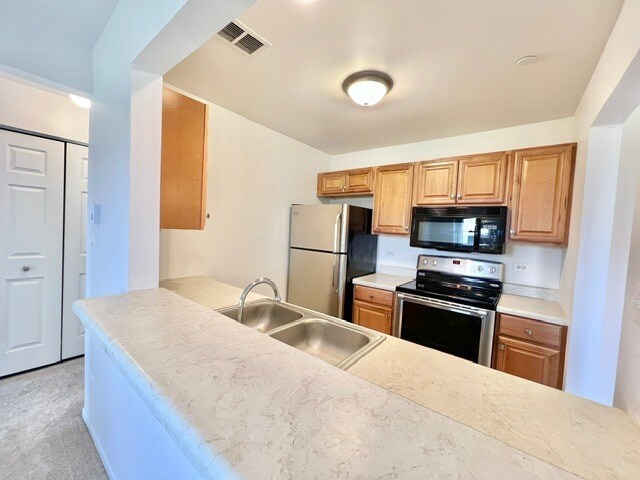 Building Photo - 1363 Cunat Ct