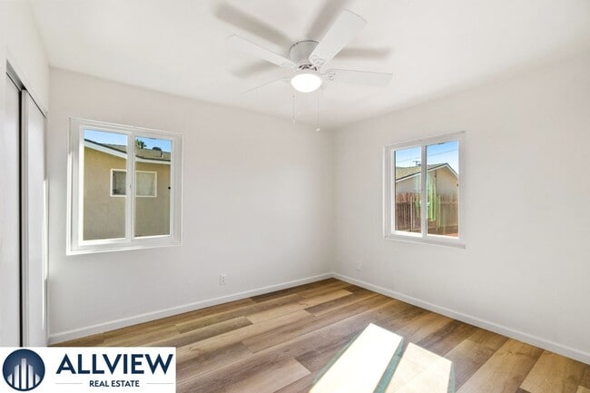 Building Photo - 452 S Shaffer St