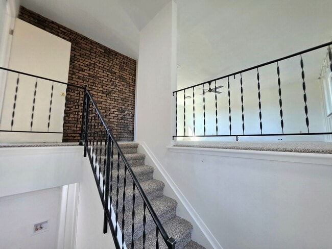Building Photo - 3279 Lunar Dr