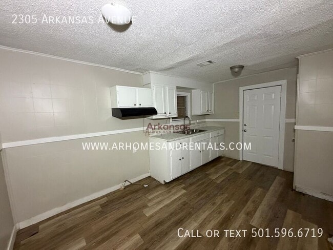Building Photo - 2305 Arkansas Ave