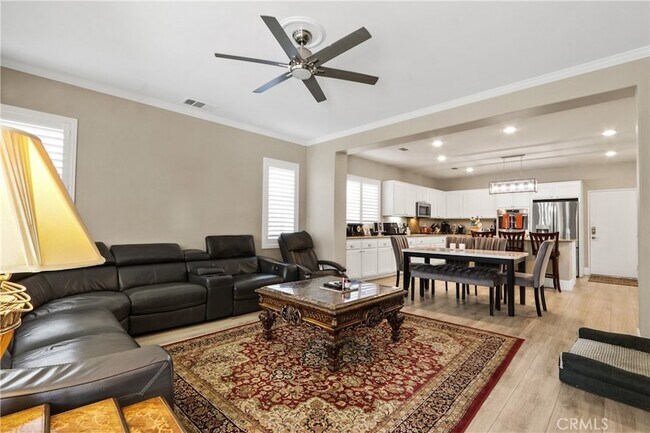 Building Photo - 13713 Turf Paradise St