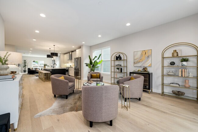 Building Photo - 1631 N Lawndale Ave