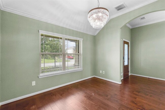 Building Photo - 15606 Kensington Bluff