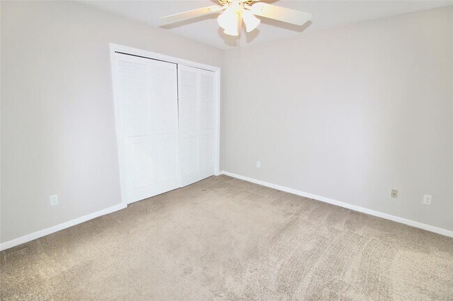 Building Photo - 2 River Creek Way