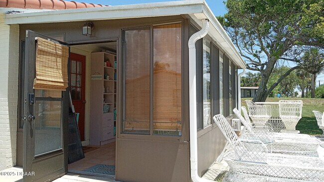 Building Photo - 64 Cardinal Dr