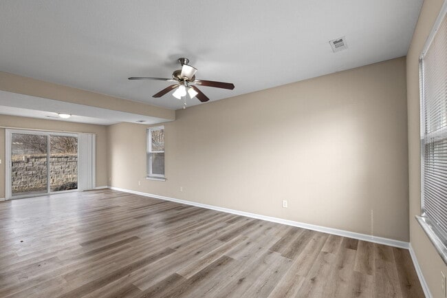 Building Photo - 2008 Gus Ct