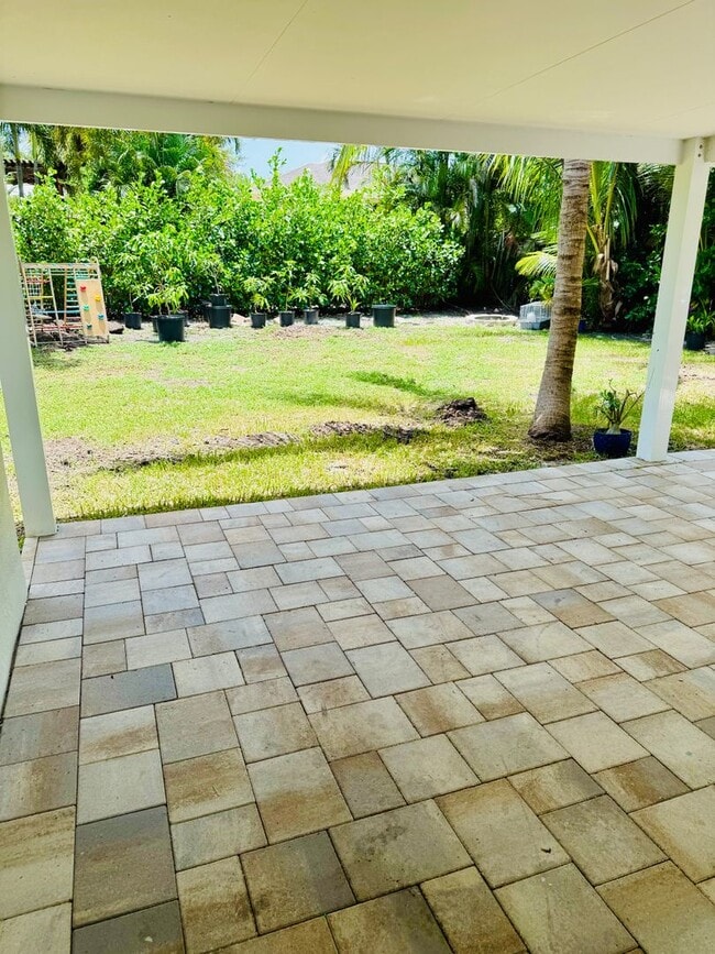Building Photo - 3/2/1 Rocky Point Home w/Fenced Backyard &...