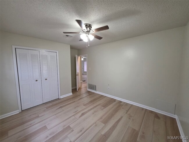 Building Photo - 4254 Lawnwood Dr