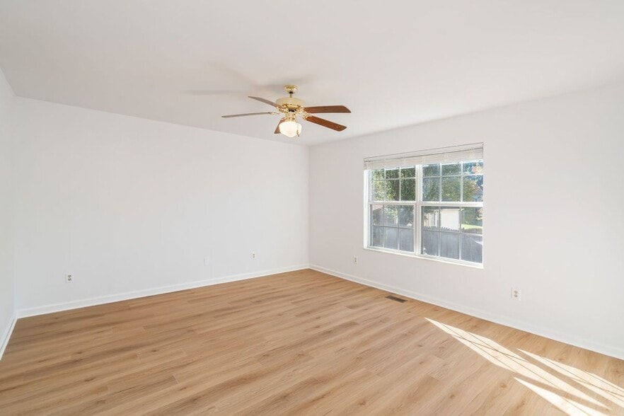 Building Photo - 10149 Highgate Cir