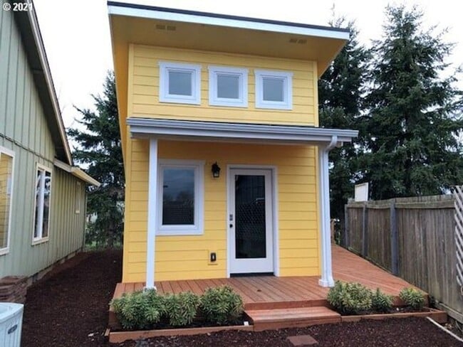 Primary Photo - Newer tiny home in Harrisburg, OR!