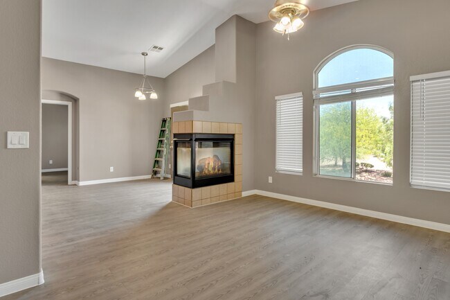 Building Photo - 3520 Glorious Iris Pl