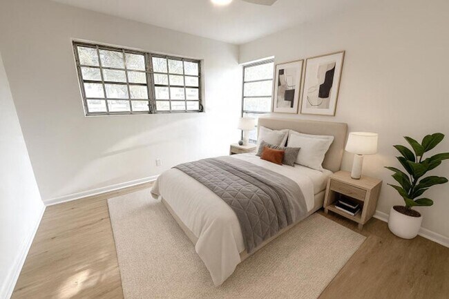 Building Photo - 210 W 23rd St