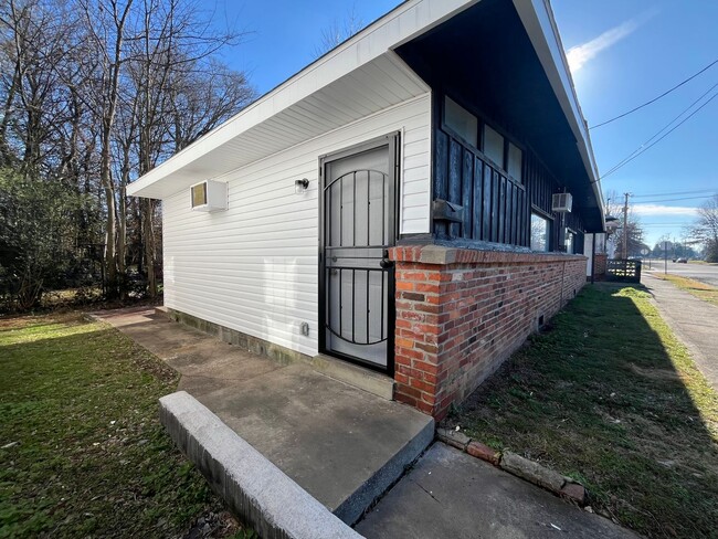 Building Photo - 3 Bed 2 Bath House in Paducah