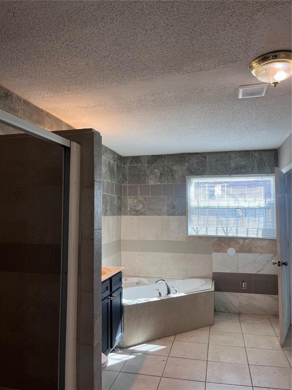 Building Photo - 1824 N Hiawassee Rd