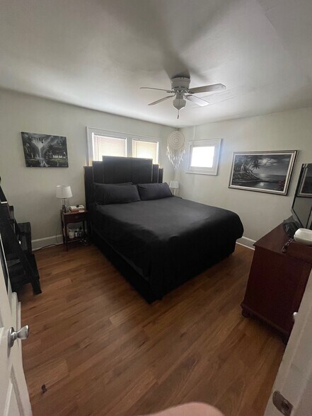 Front bedroom - 2439 Medary Ave