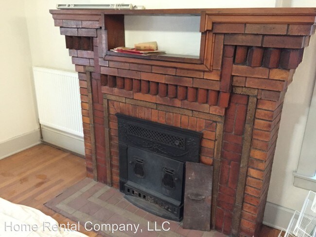 Building Photo - 1448-1450 Lake Dr SE