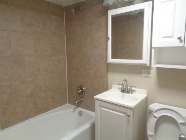 Building Photo - 3179 W 115th St