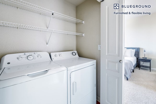 Building Photo - 1668 Hope Dr