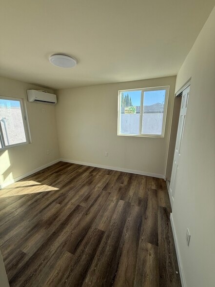 Building Photo - 1653 W 204th St