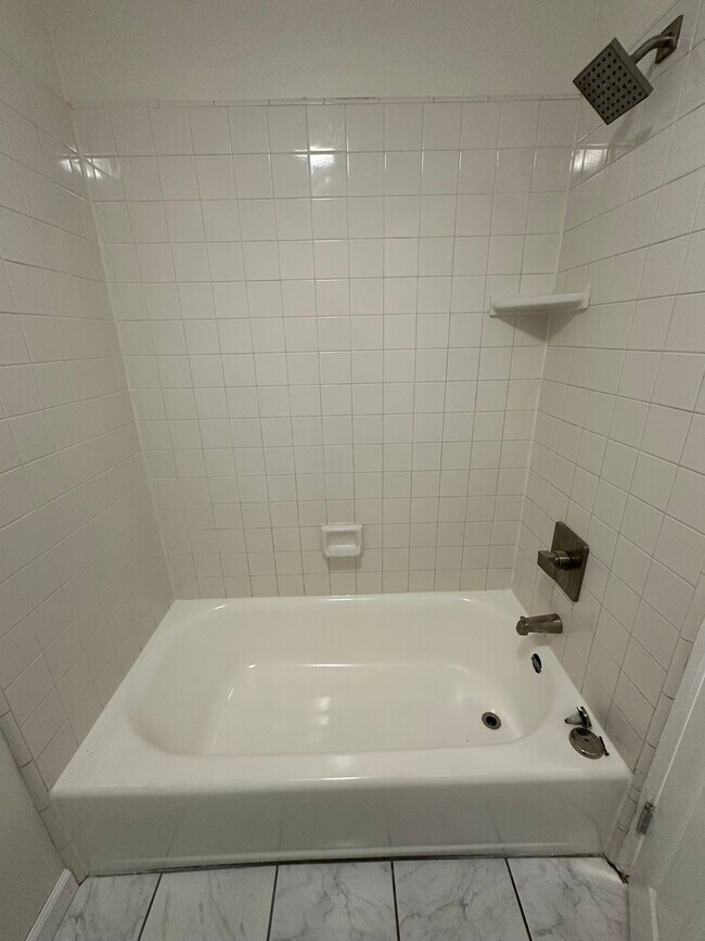 Building Photo - 1326 Clifton St