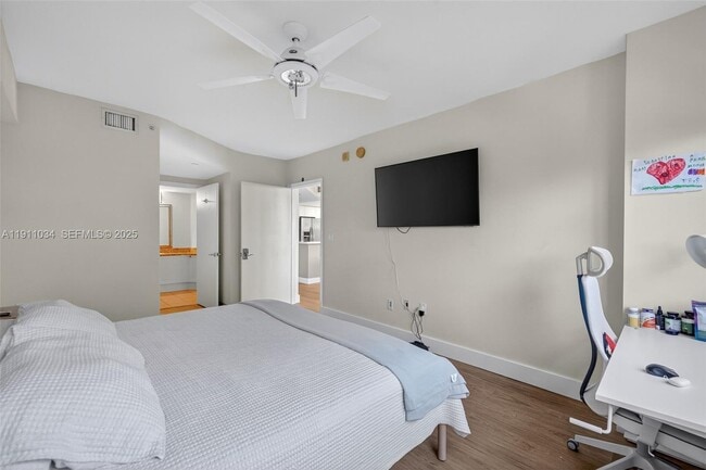 Building Photo - 19501 W Country Club Dr