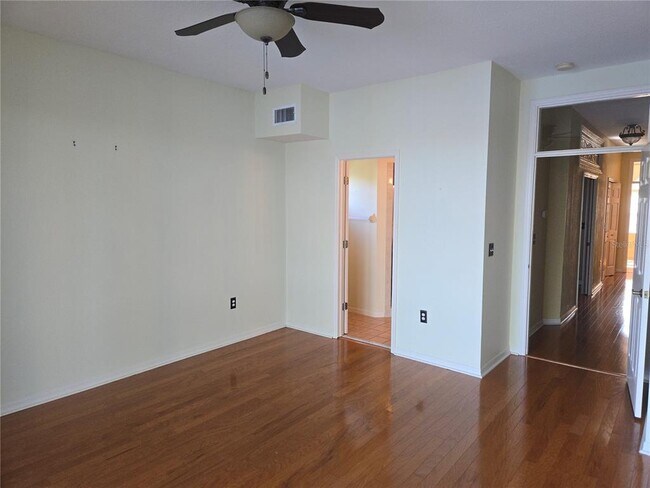 Building Photo - 2648 Sabal Springs Dr