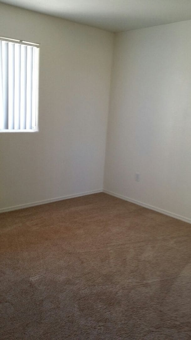 Building Photo - We Pay Referrals - A Move-In Ready Condo!