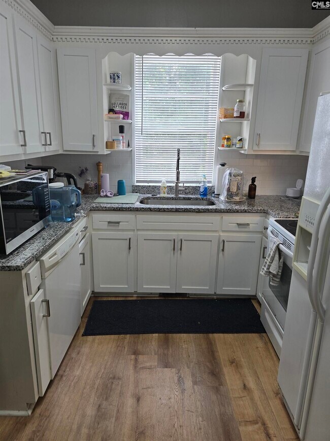 Building Photo - 1205 Maple St