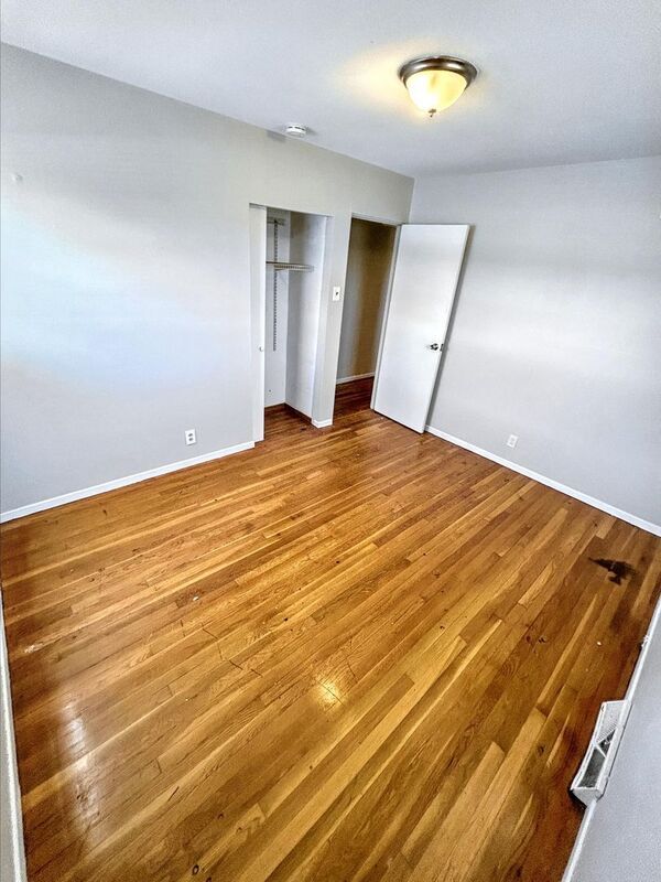 Building Photo - 225 Ben Nevis Rd