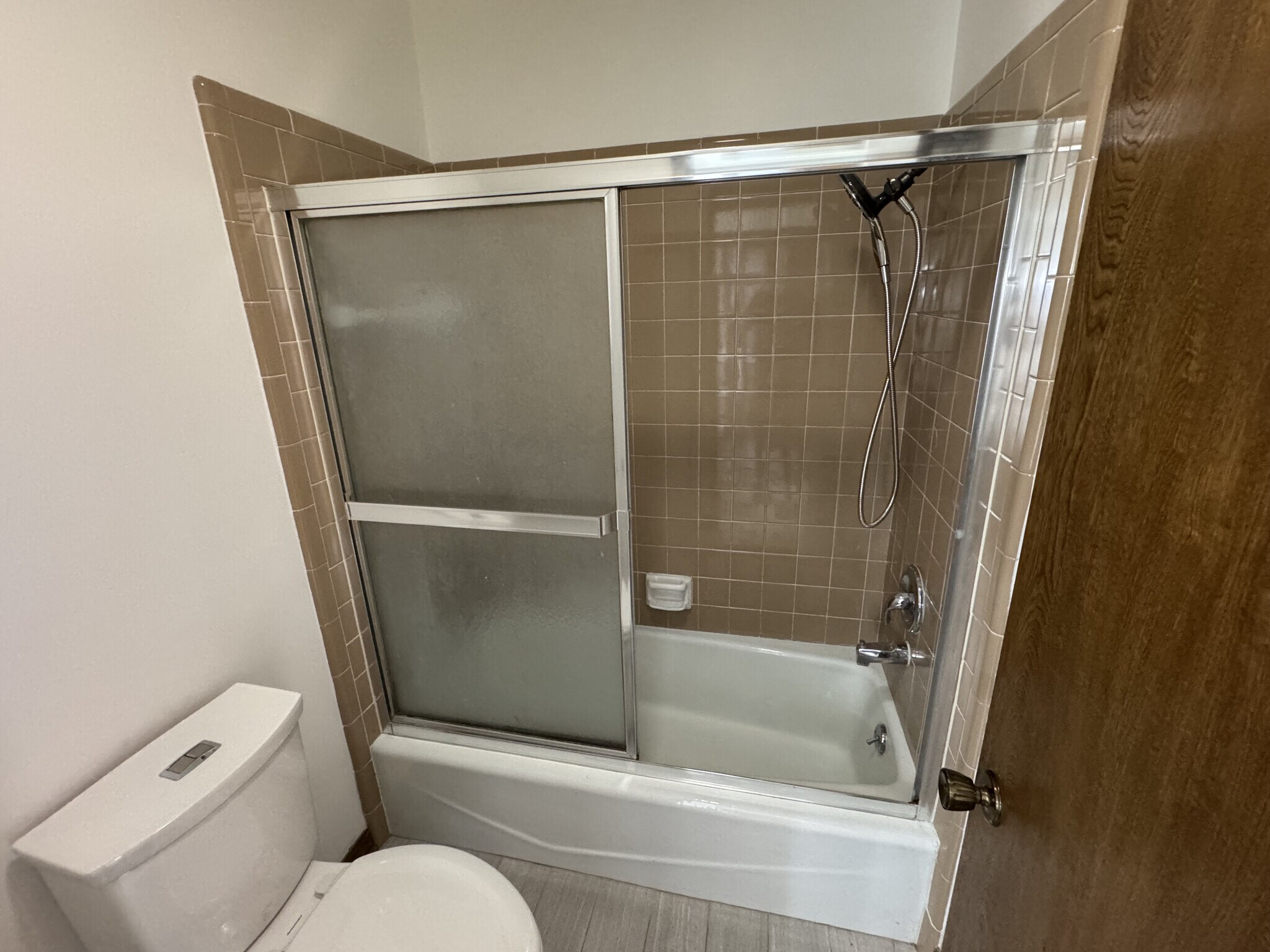 Building Photo - 7108 S Indianapolis Ave