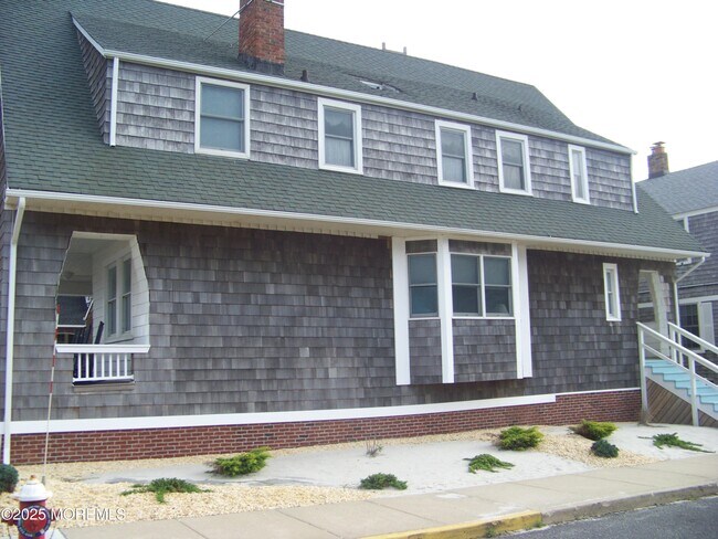 Building Photo - 336 East Ave