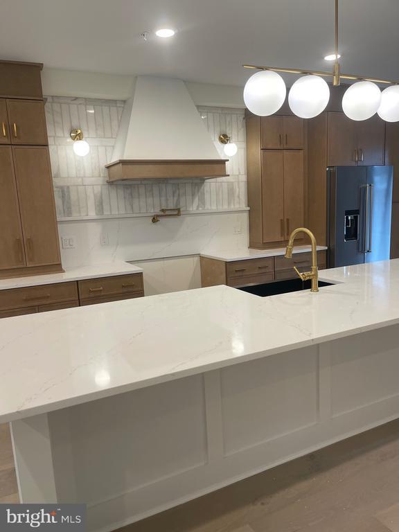 Building Photo - 7519 Ridge Ave