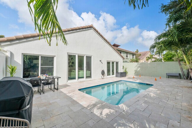 Building Photo - 6755 NW 75th Pl