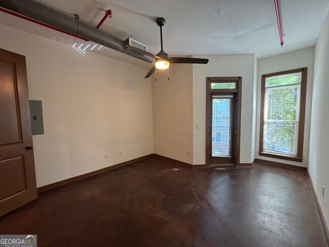 Building Photo - 250 Martha Dr