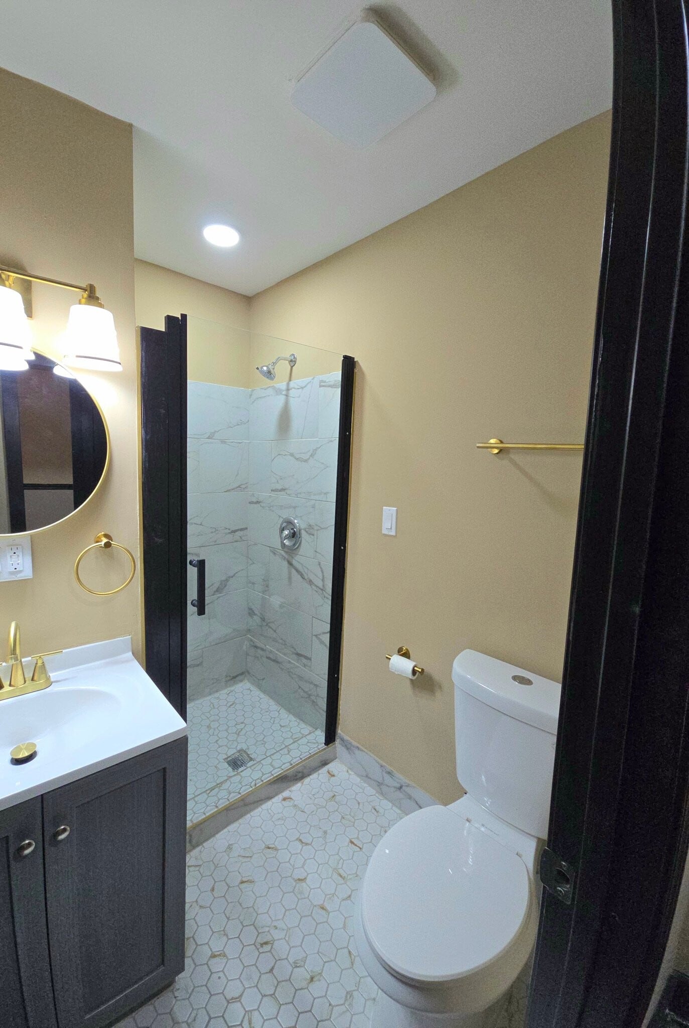 Building Photo - 7747 S Cornell Ave