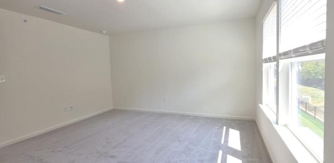 Building Photo - 119 Gamay Dr