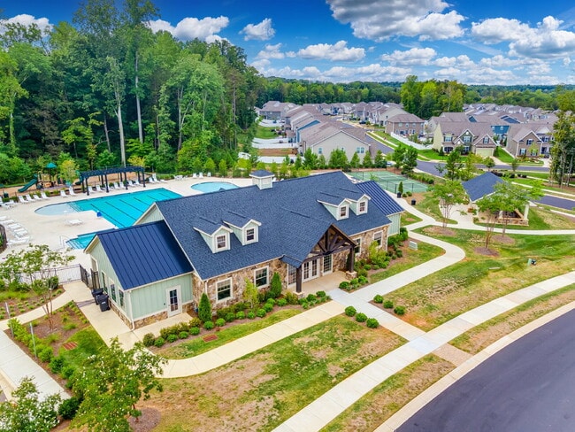 Building Photo - Lake Wylie Townhome with amazing amenities!