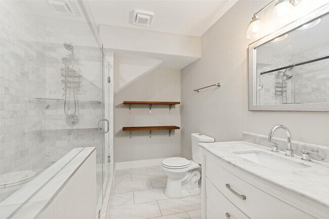 Building Photo - 2114 Wheaton Dr