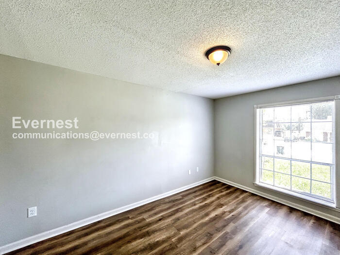 Building Photo - 2092 Hornsby Cove