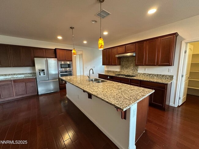 Building Photo - Immaculate Toll Brothers home