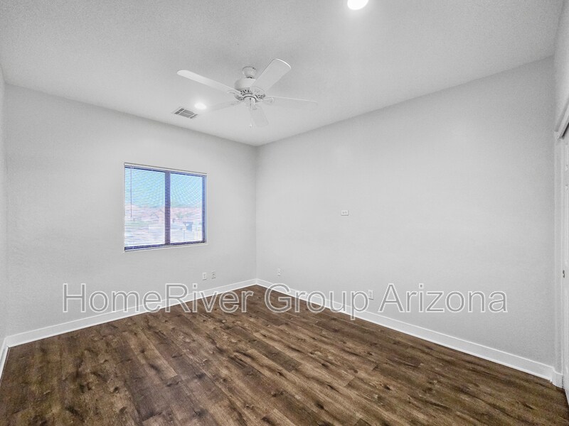 Building Photo - 1111 W Carson Rd
