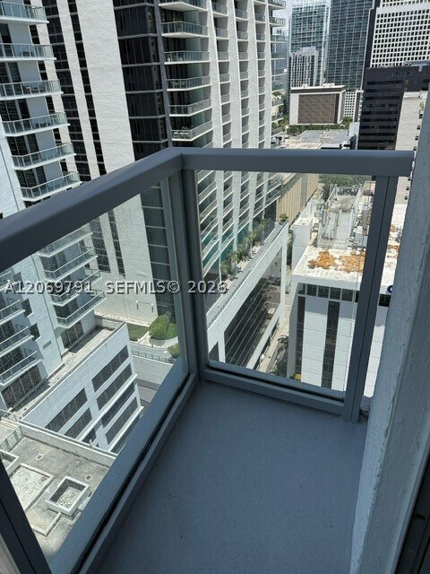 Building Photo - 1060 Brickell Ave