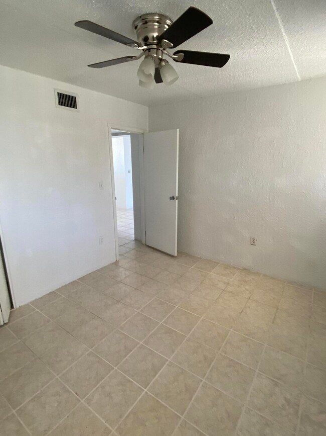 Building Photo - 300 Miracle Strip Pkwy