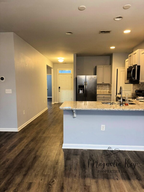 Building Photo - 599 Hay Hill Ln