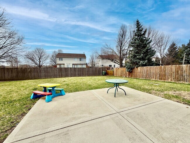 Building Photo - 2479 Montclair Ln