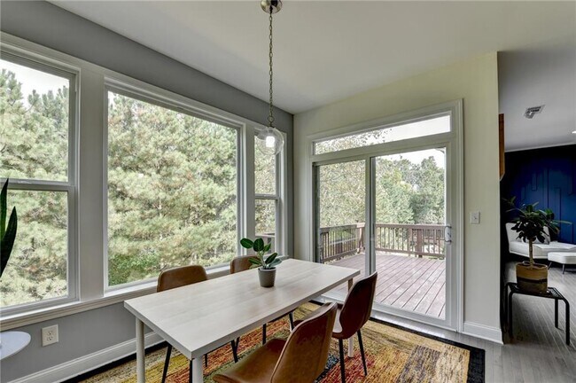 Building Photo - 1640 Primrose Park Rd