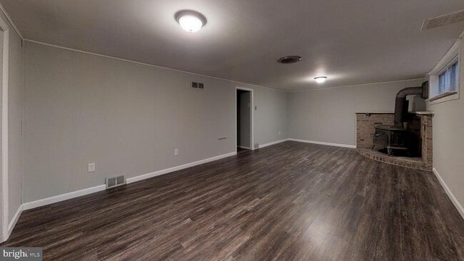 Building Photo - 1107 Hickory St