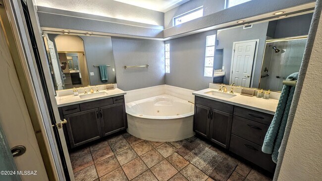 Building Photo - 38162 S Desert Bluff Dr